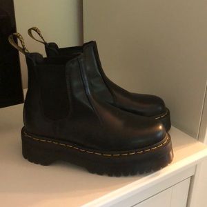 Only worn a few times Dr Martens Chelsea boot